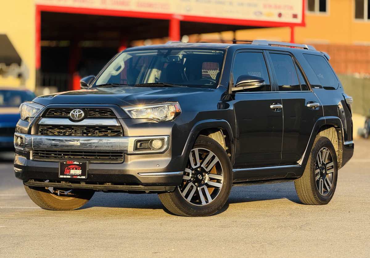 2016 Toyota 4Runner Limited's photo