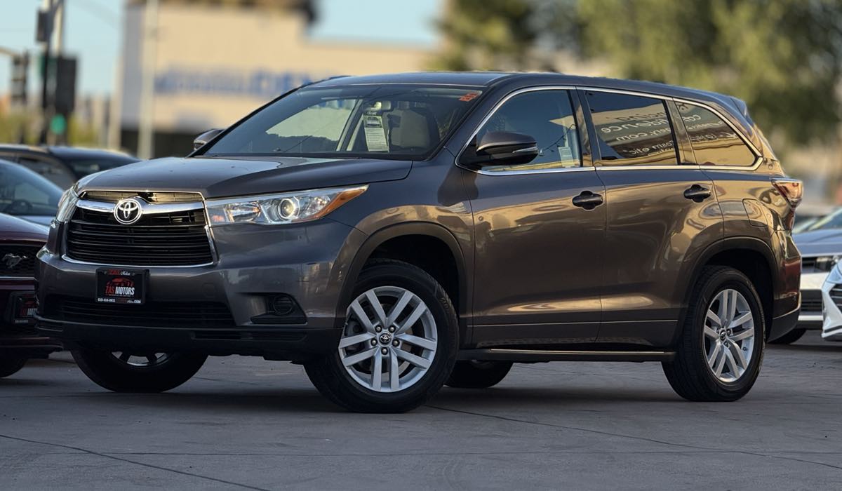 2016 Toyota Highlander LE