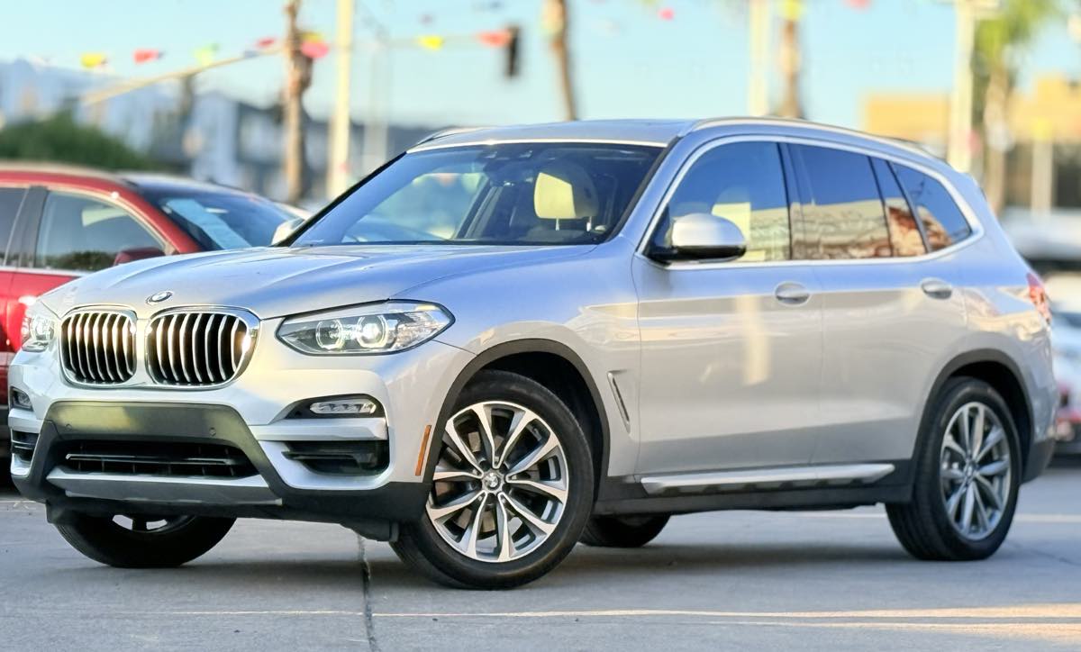 2019 BMW X3 30i's photo