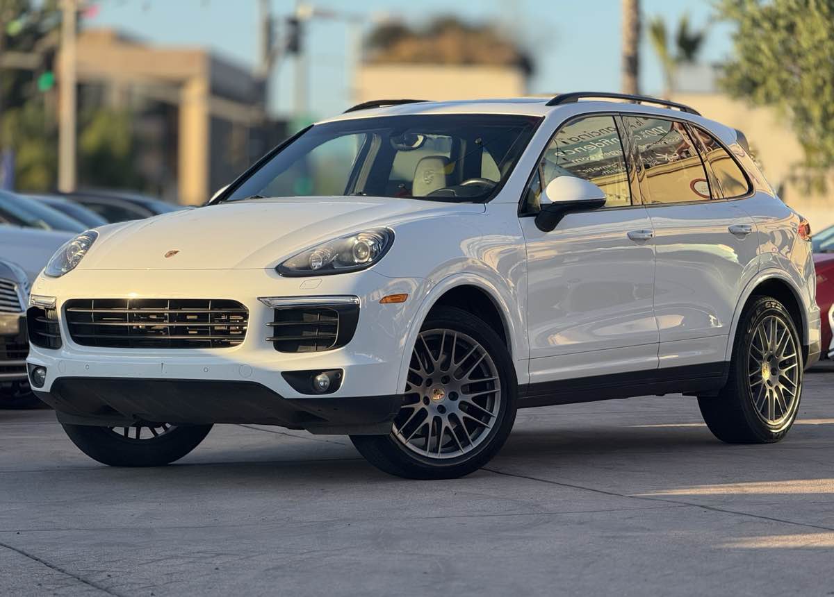 2017 Porsche Cayenne Platinum Edition