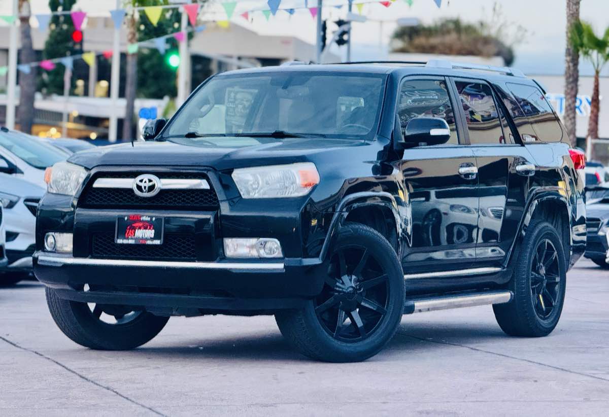 2012 Toyota 4Runner SR5's photo