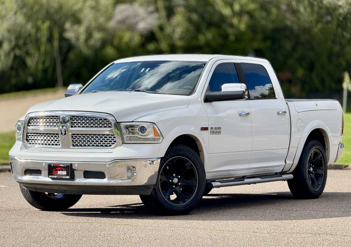 2016 RAM Ram 1500 Pickup Laramie's photo