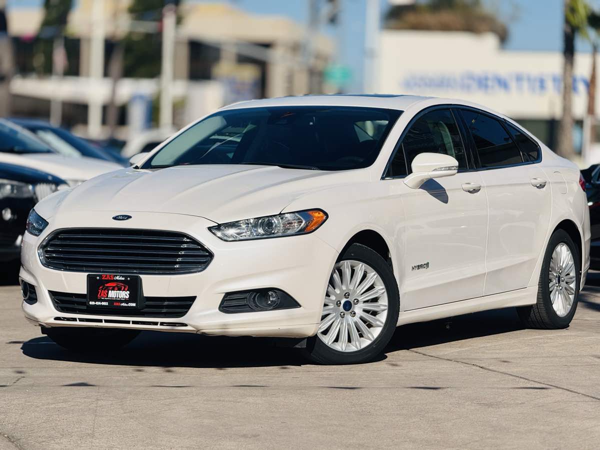 2016 Ford Fusion Hybrid SE's photo