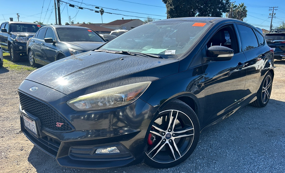 2017 Ford Focus ST's photo