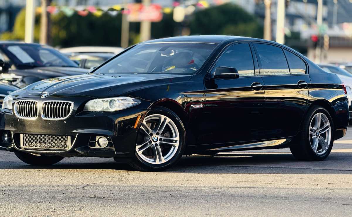 2015 BMW 5 Series 528i's photo