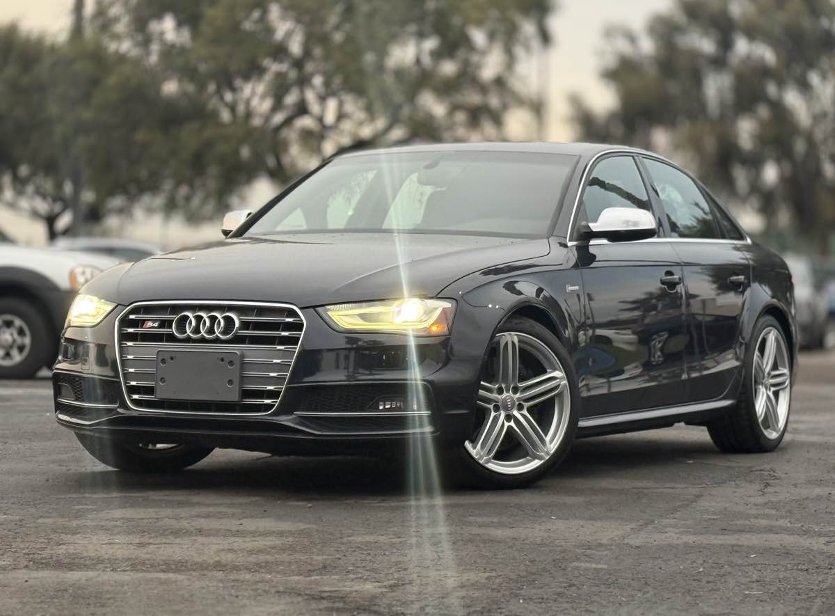 2013 Audi S4 Premium Plus's photo