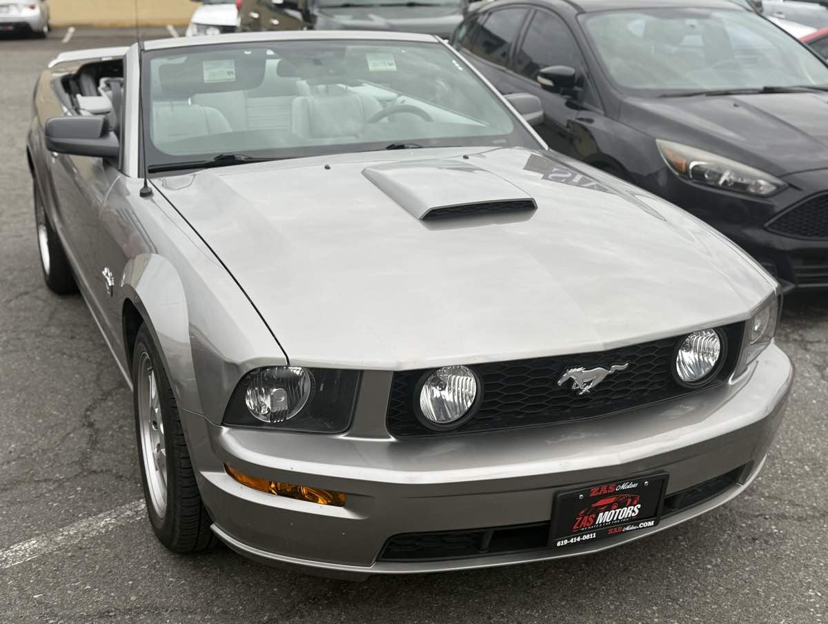2009 Ford Mustang GT Premium's photo