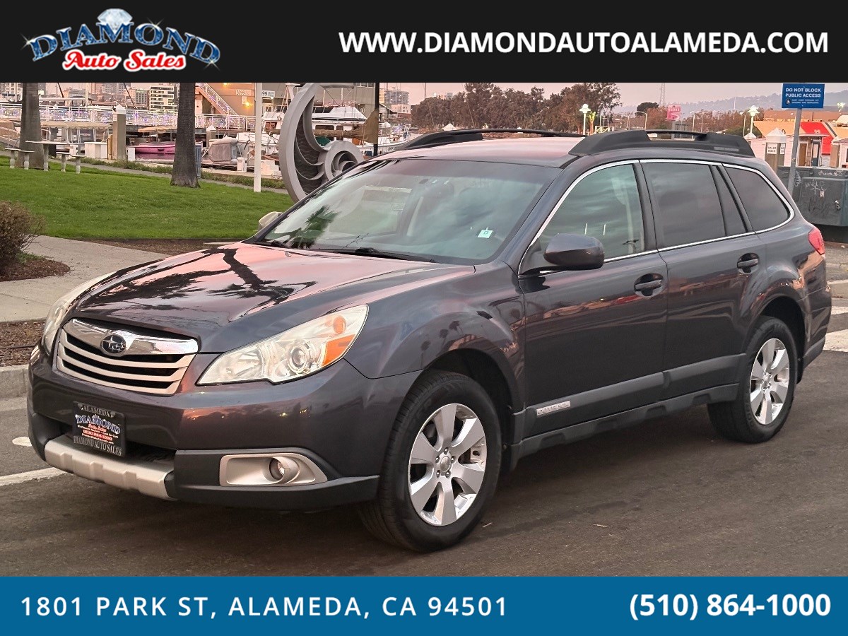 2010 Subaru Outback I Limited's photo