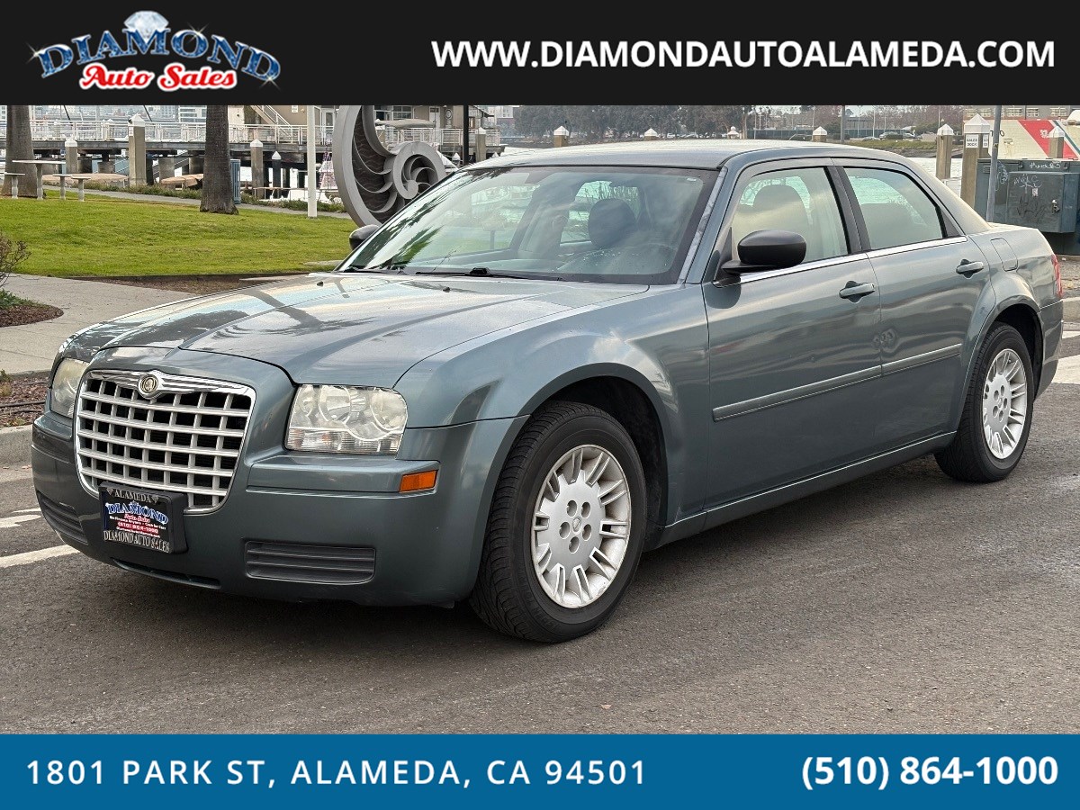 2005 Chrysler 300 Base's photo