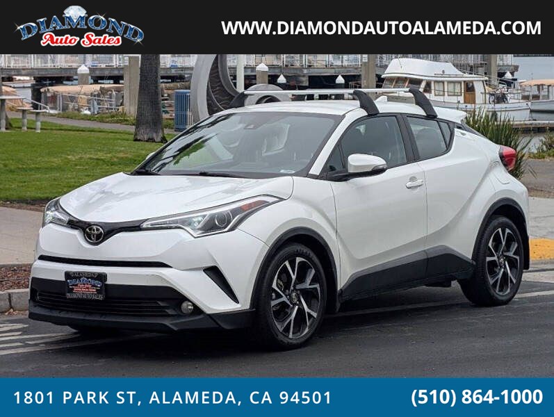 2018 Toyota C-HR XLE Premium's photo
