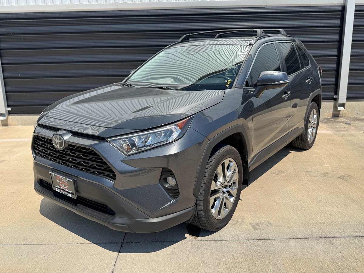 2021 Toyota RAV4 XLE Premium's photo