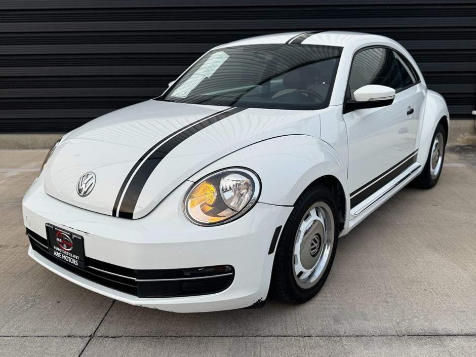 2016 Volkswagen Beetle S's photo