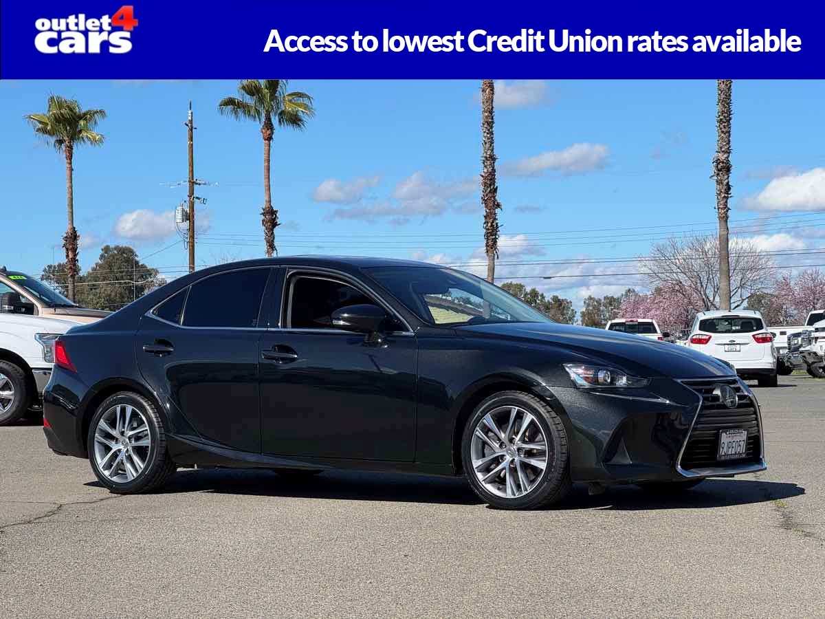 2018 Lexus IS 300's photo