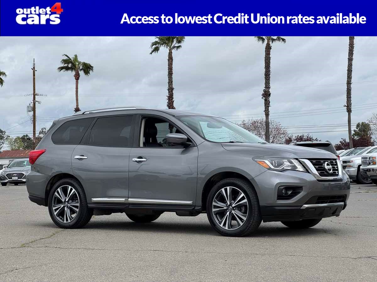 2020 Nissan Pathfinder Platinum's photo