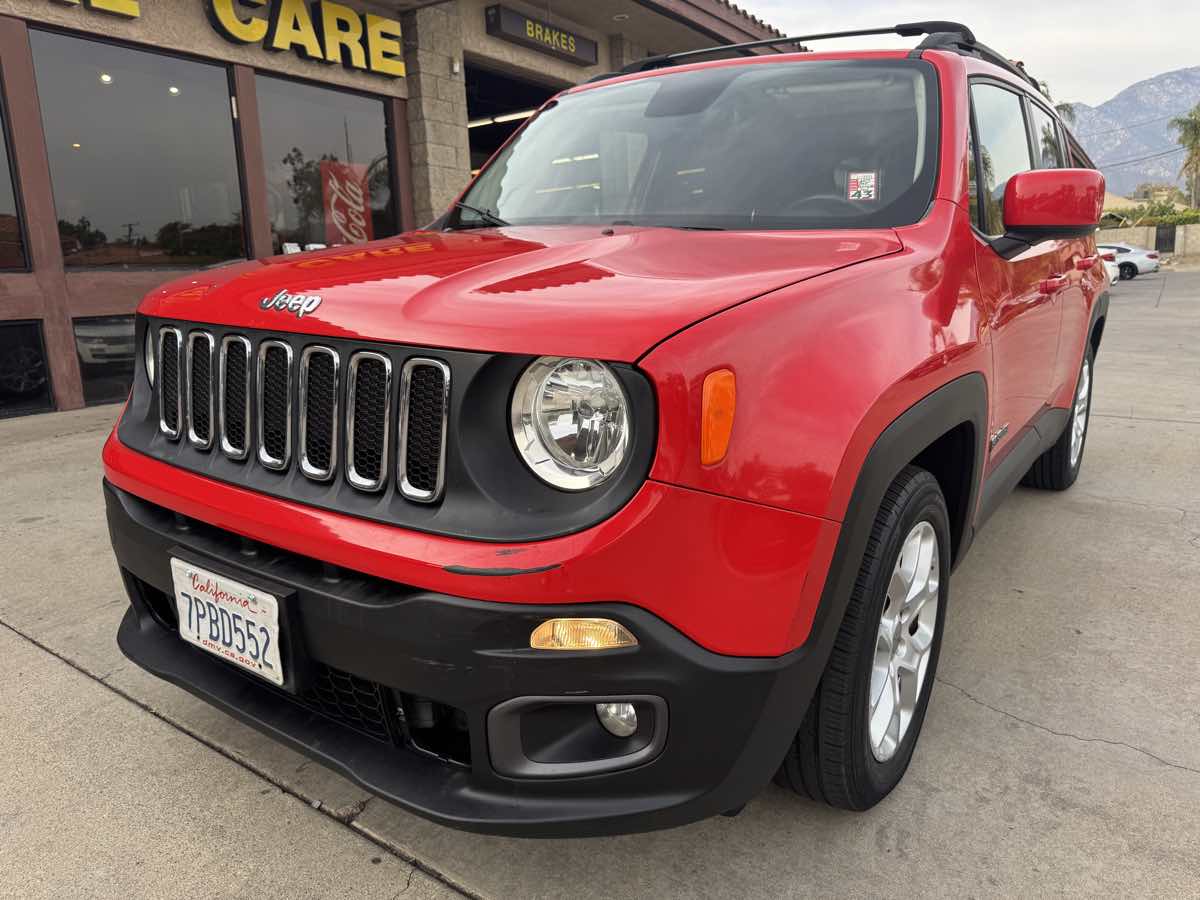 2015 Jeep Renegade Latitude's photo