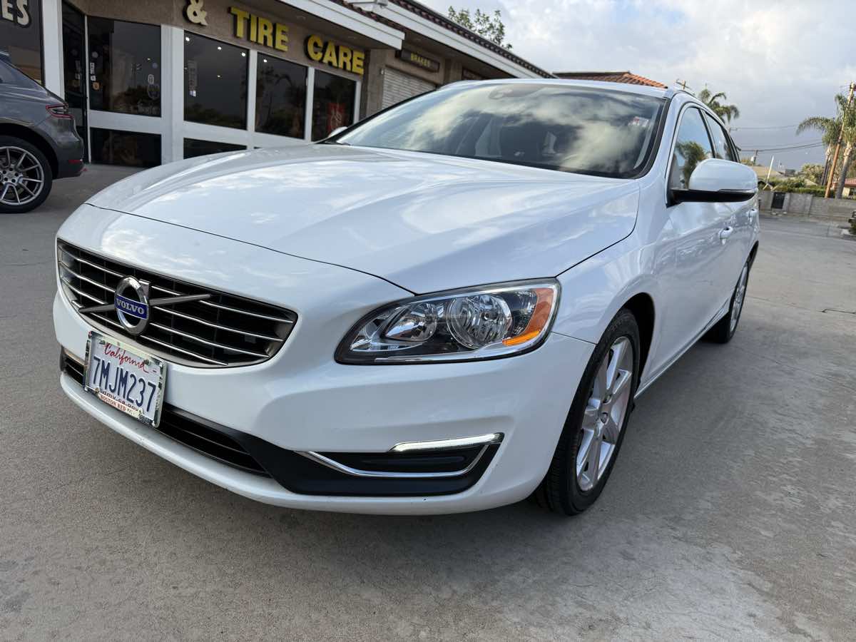 2016 Volvo V60 Premier