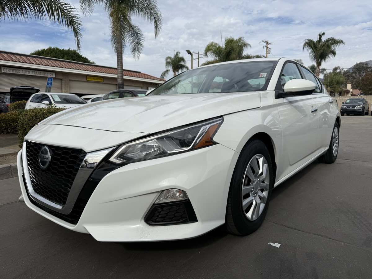 2020 Nissan Altima S's photo