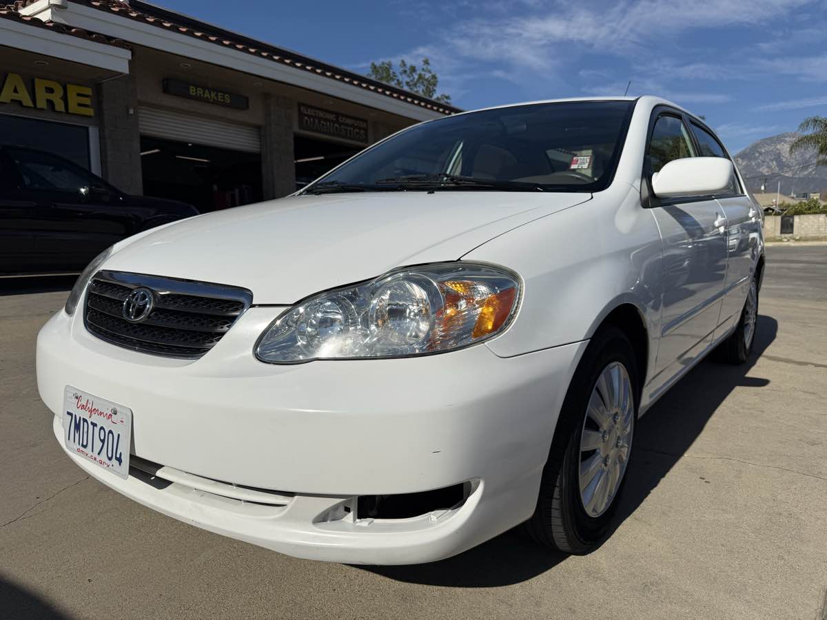 2005 Toyota Corolla LE's photo