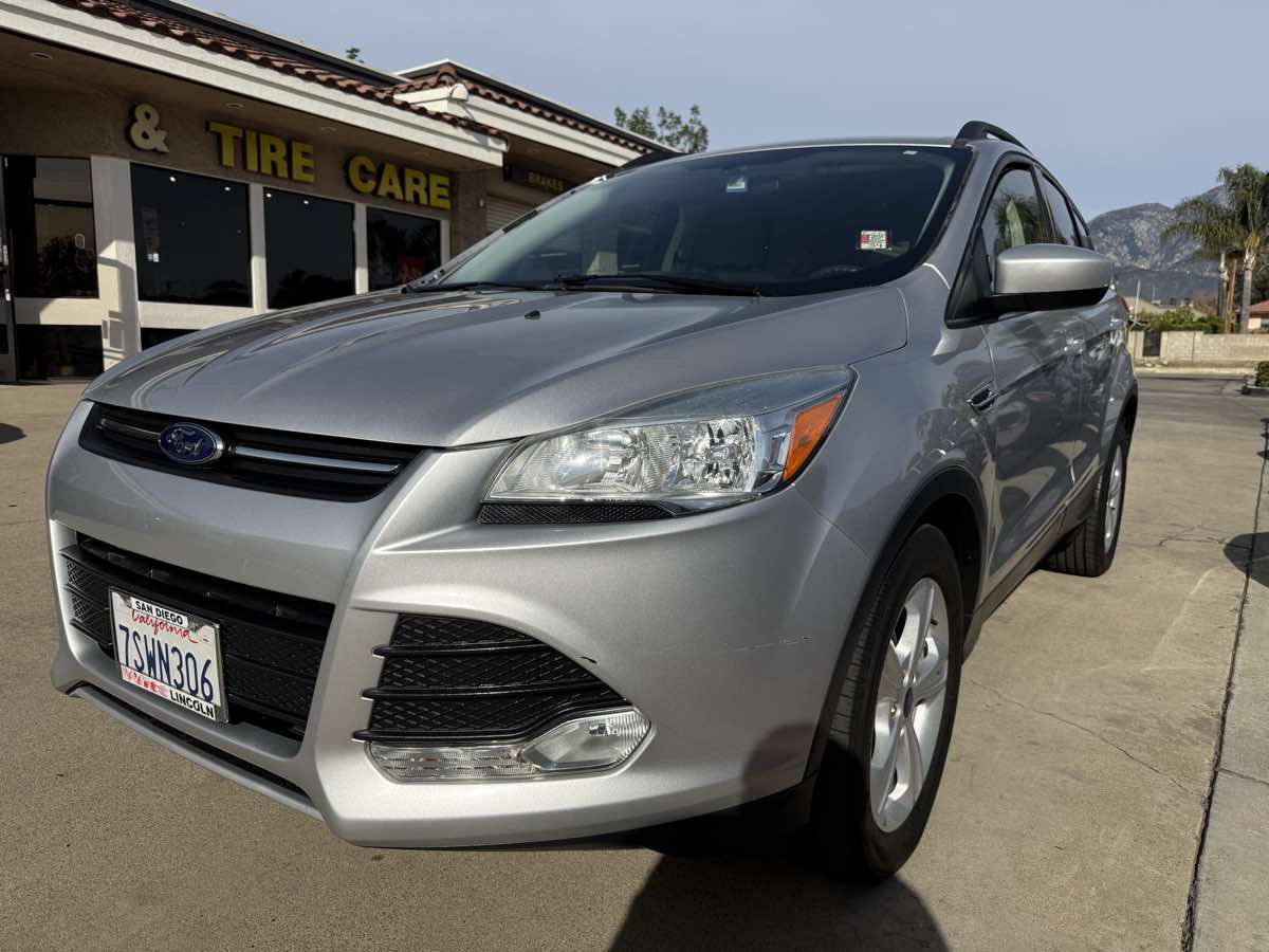 2016 Ford Escape SE's photo