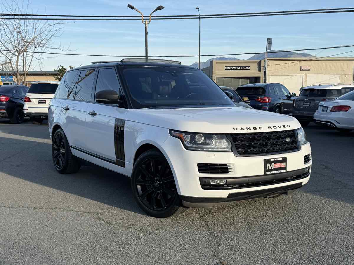 2017 Land Rover Range Rover Base's photo