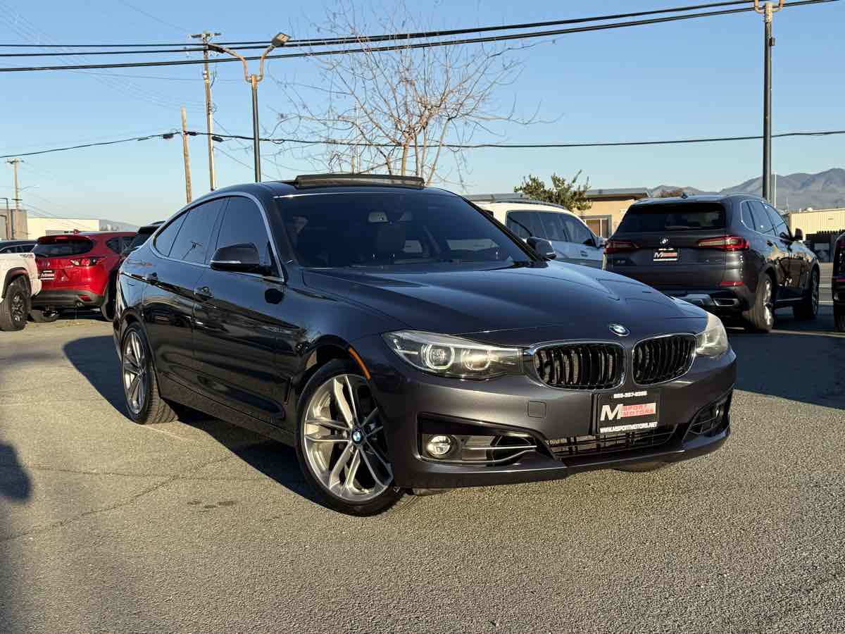 2018 BMW 3 Series 330's photo