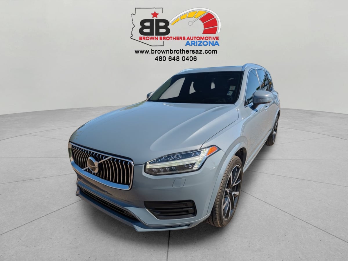 2020 Volvo XC90 Momentum's photo