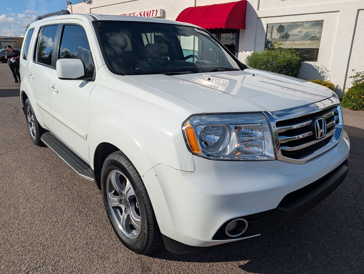 2015 Honda Pilot SE's photo