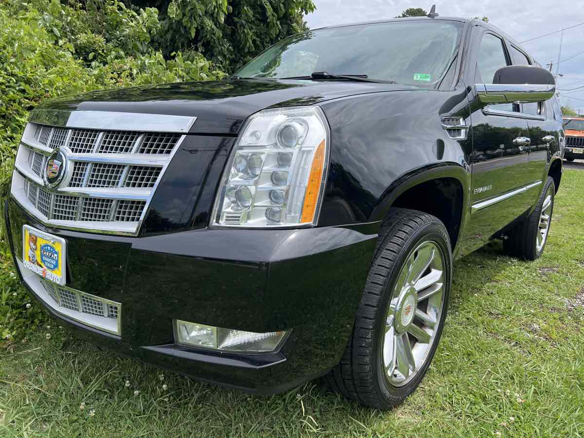 2013 Cadillac Escalade Platinum Edition's photo