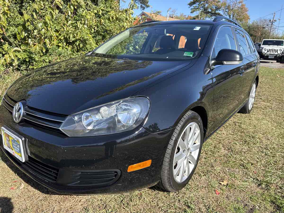 2013 Volkswagen Jetta SportWagen SE's photo