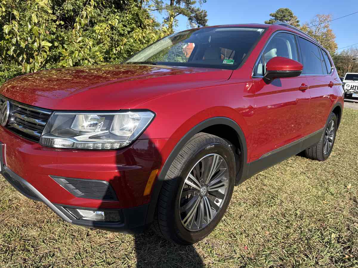 2018 Volkswagen Tiguan SEL's photo