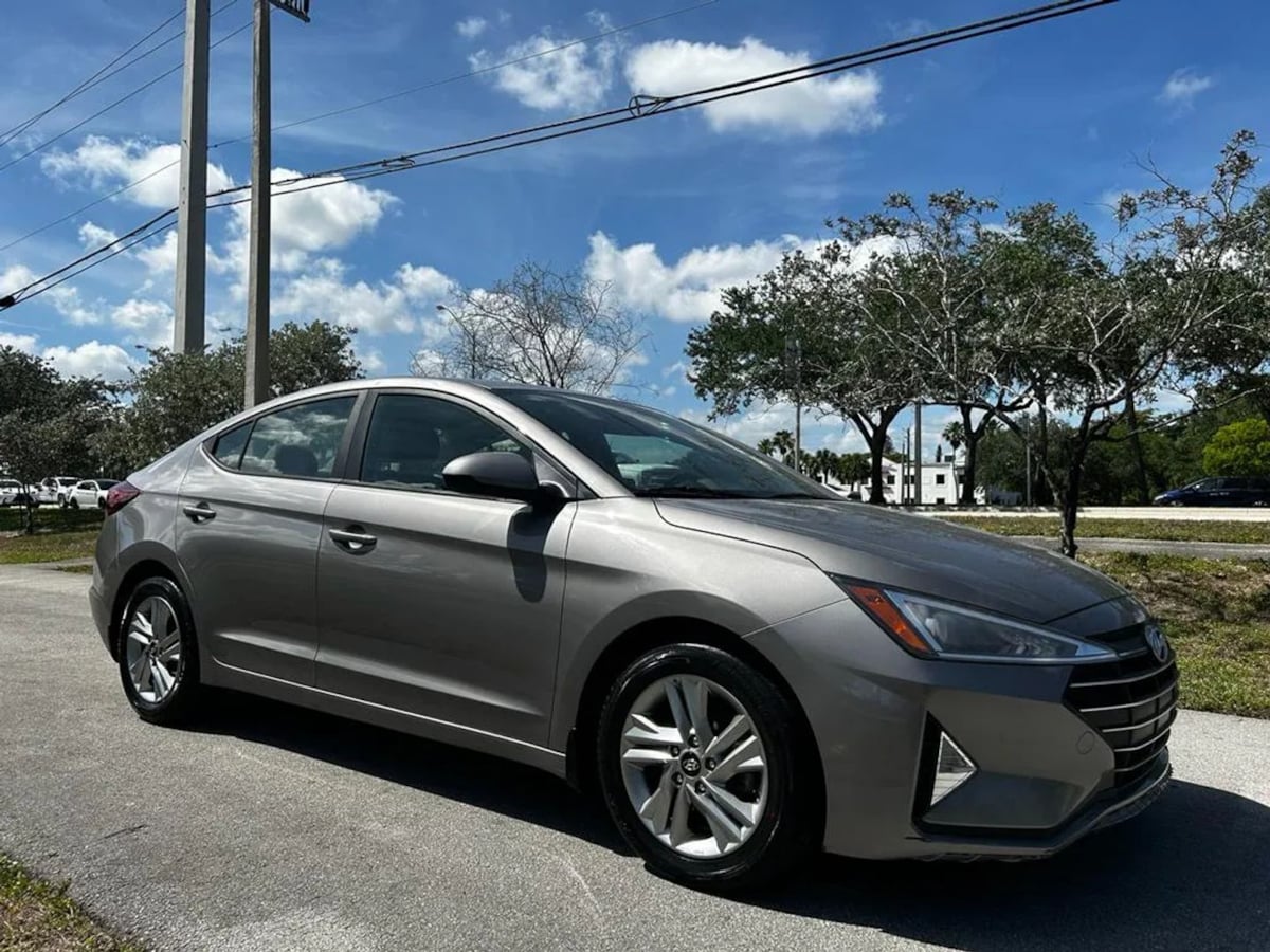 2020 Hyundai Elantra SEL's photo