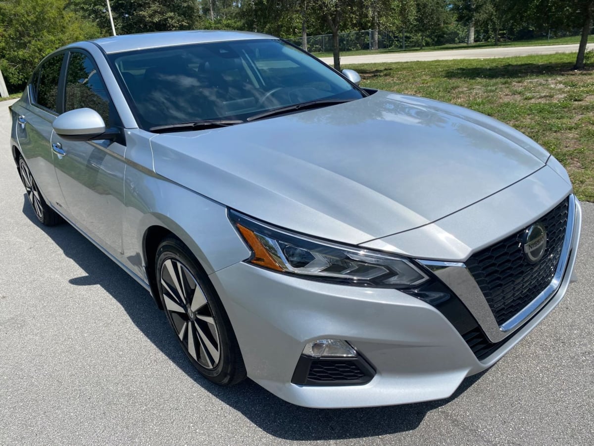2021 Nissan Altima SV