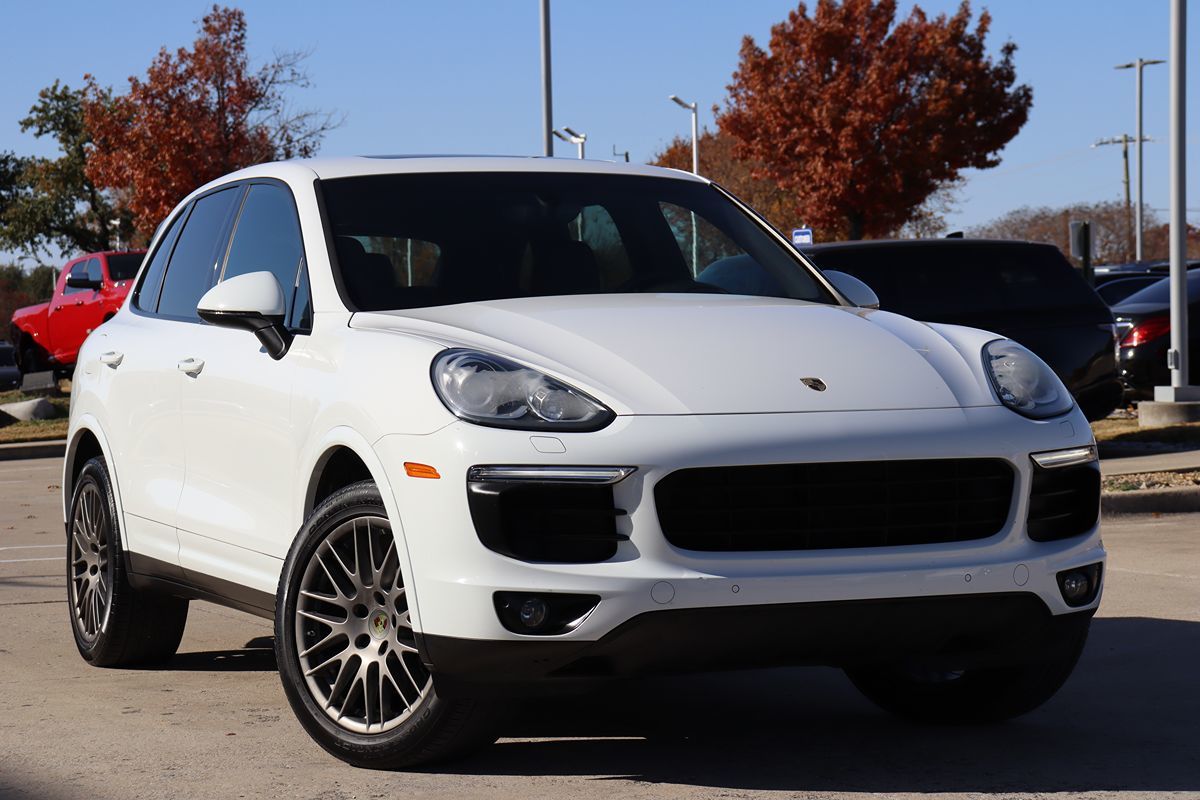 2018 Porsche Cayenne Platinum Edition's photo