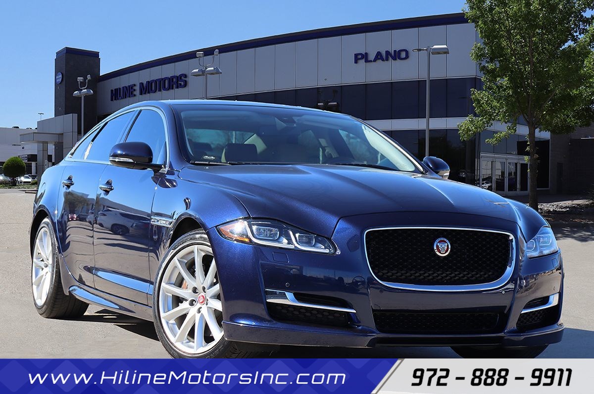 2016 Jaguar XJ R-Sport's photo