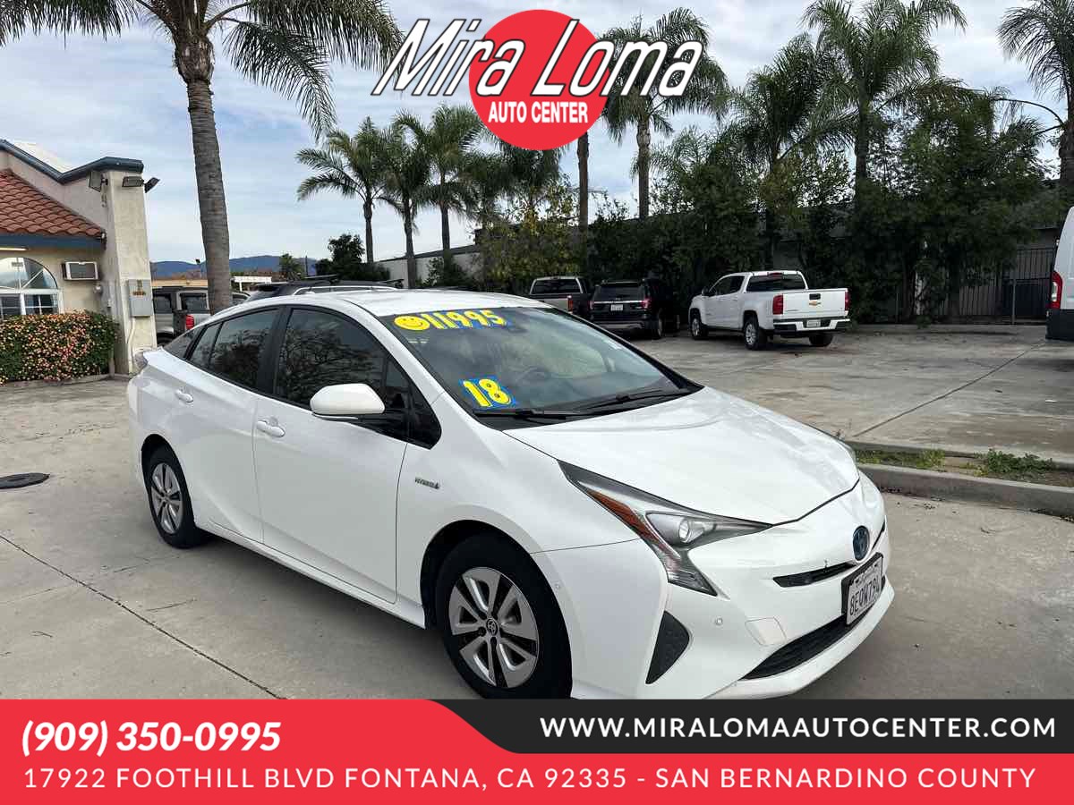 2018 Toyota Prius Three's photo