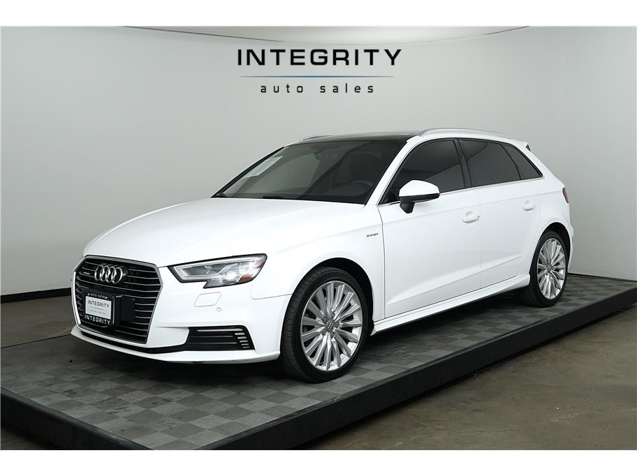 2017 Audi A3 Sportback e-tron Premium Plus's photo