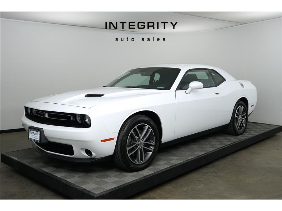 2019 Dodge Challenger SXT's photo