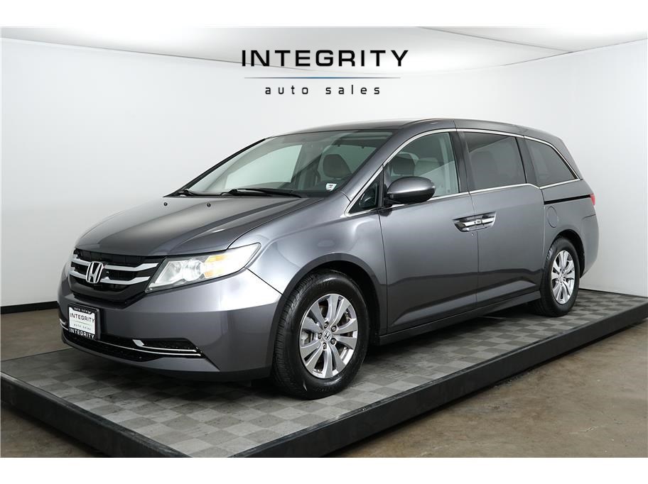 2016 Honda Odyssey SE's photo