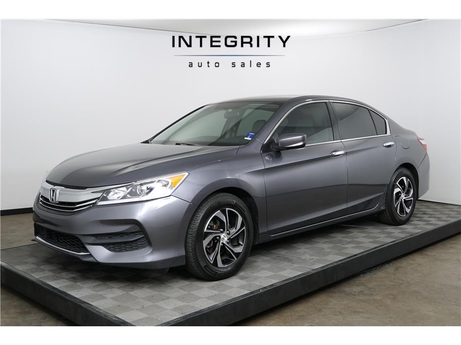 2017 Honda Accord LX's photo