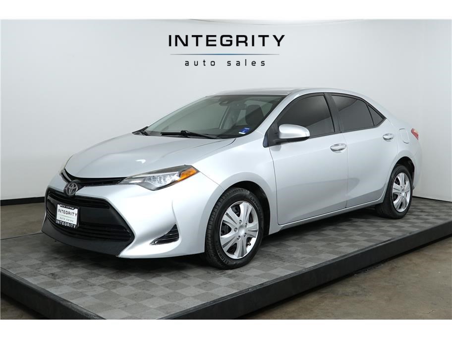 2018 Toyota Corolla LE's photo