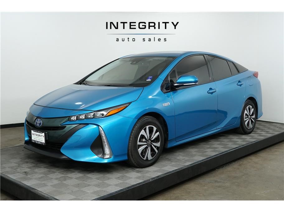 2017 Toyota Prius Prime Premium's photo