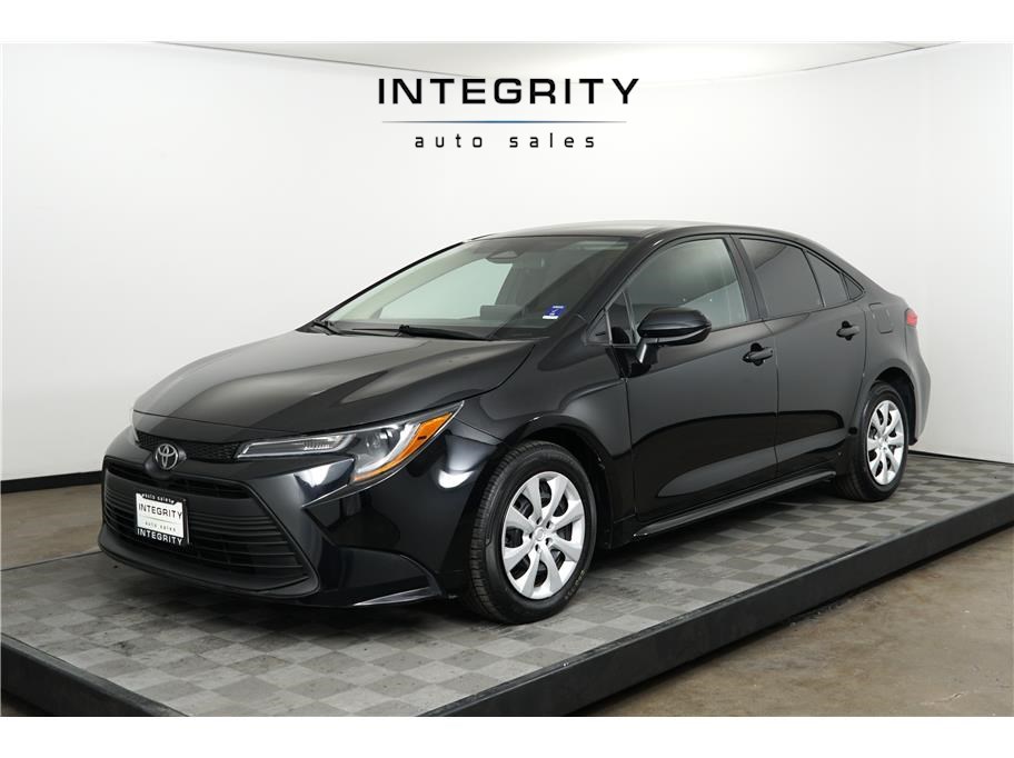 2023 Toyota Corolla LE's photo