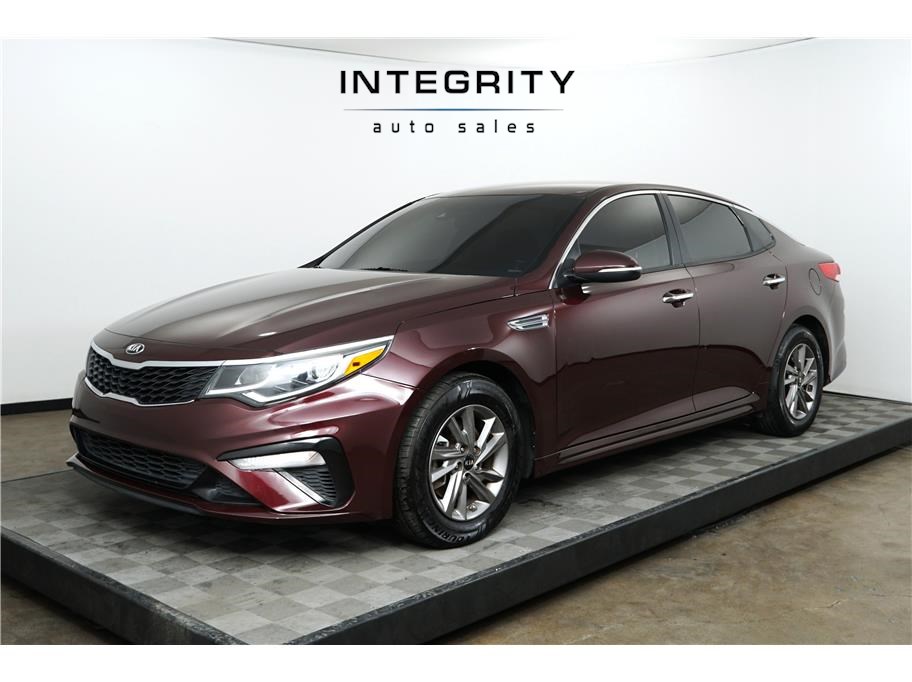 2020 Kia Optima LX's photo