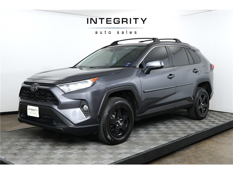 2020 Toyota RAV4 XLE