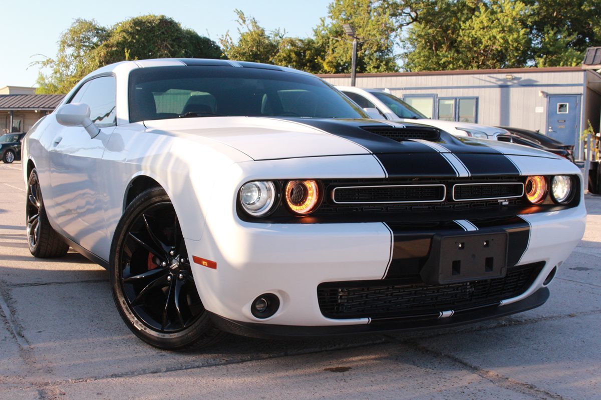 2019 Dodge Challenger R/T's photo