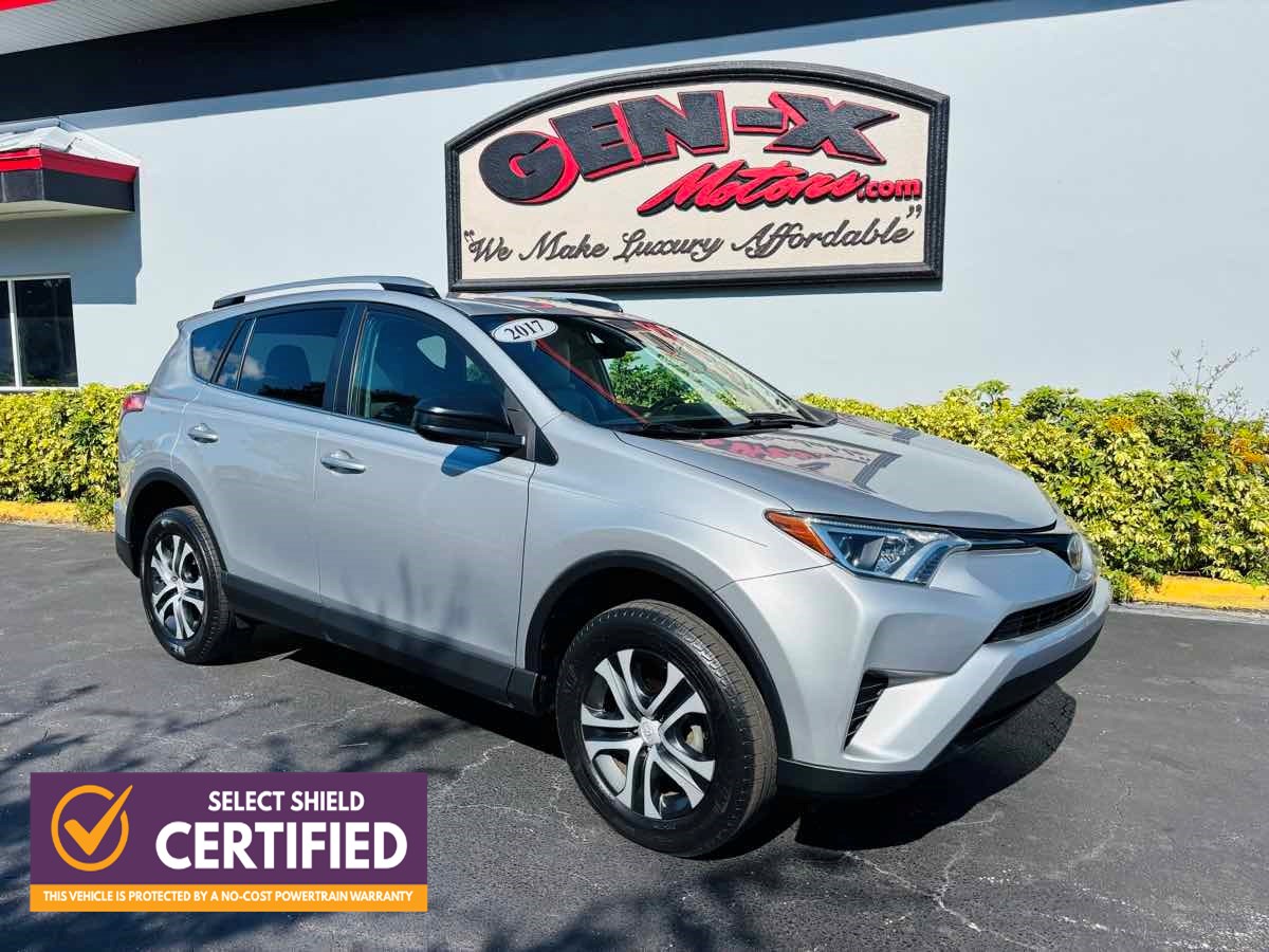 2017 Toyota RAV4 LE's photo