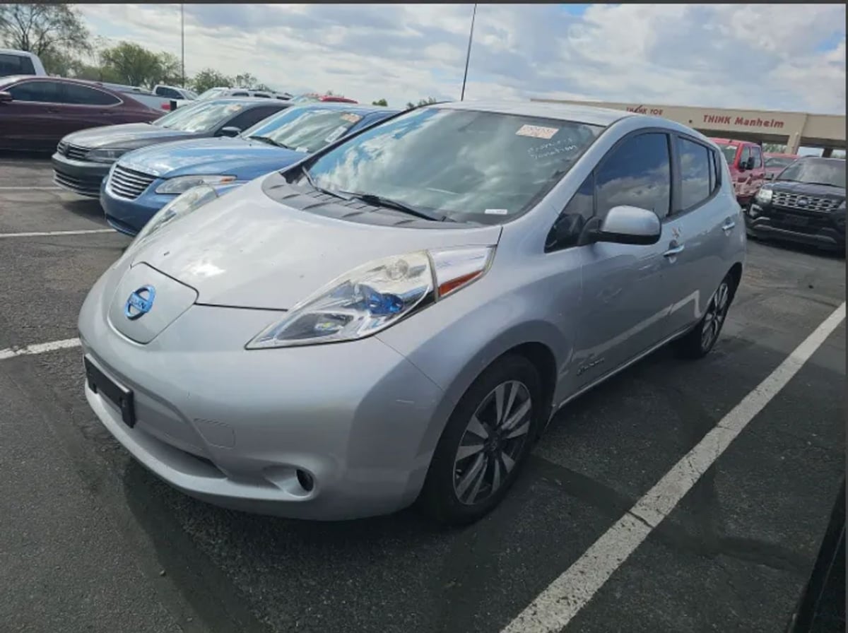 2016 Nissan LEAF
