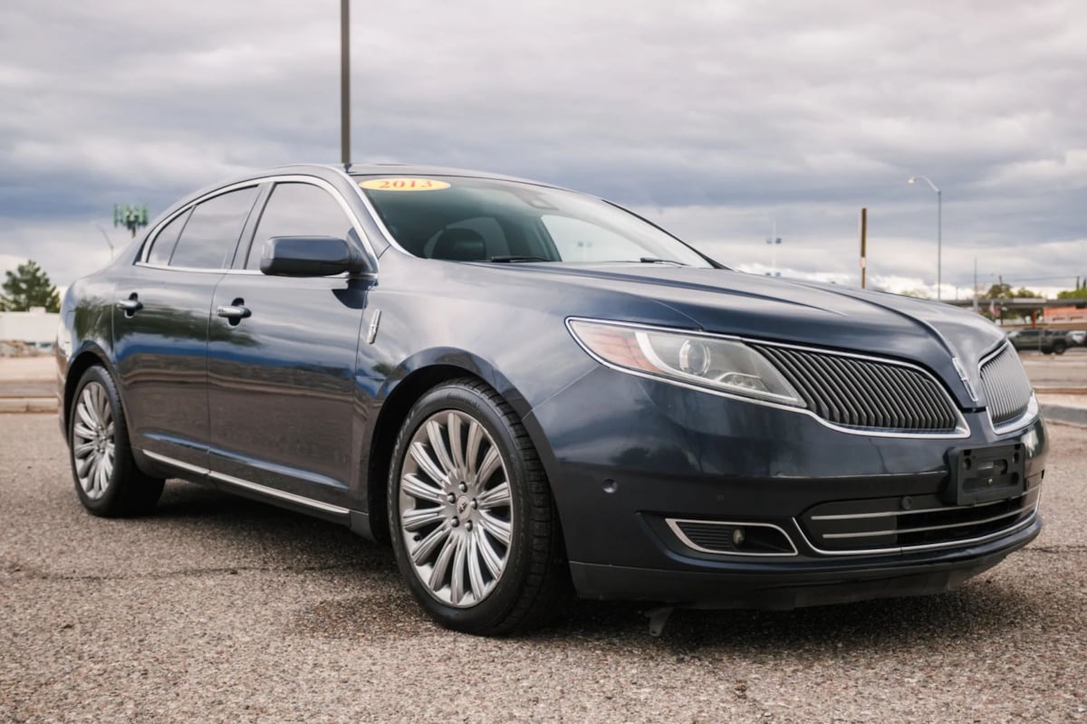 2013 Lincoln MKS Base's photo