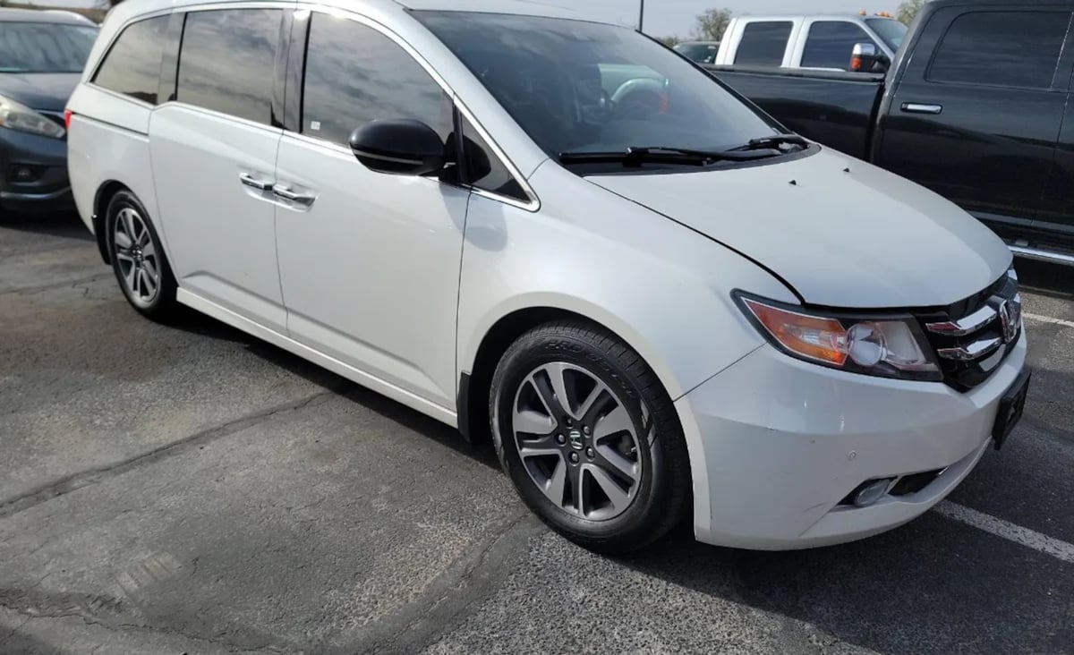 2016 Honda Odyssey Touring Elite's photo