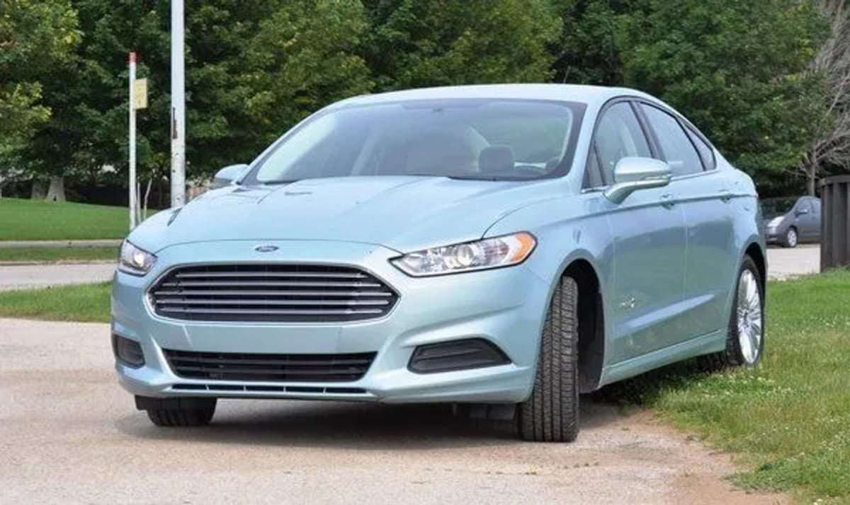 2014 Ford Fusion S Hybrid's photo